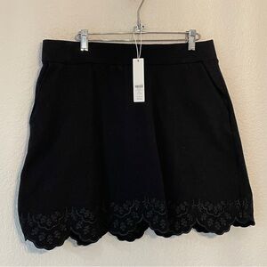 Chico’ - Zenergy Elegant Black Skirt with Scalloped Hem